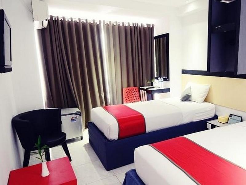 Oyo 1318 Hotel Prince Boulevard Manado Kültér fotó