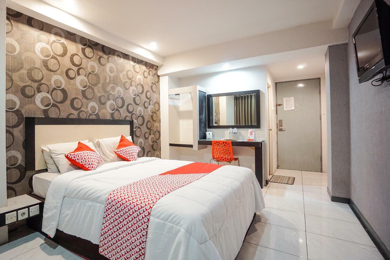 Oyo 1318 Hotel Prince Boulevard Manado Kültér fotó