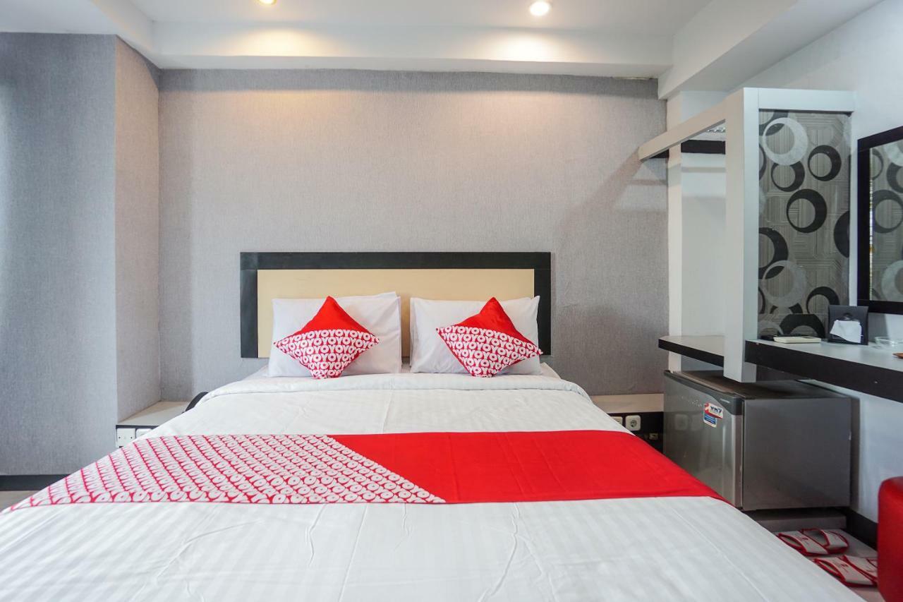 Oyo 1318 Hotel Prince Boulevard Manado Kültér fotó