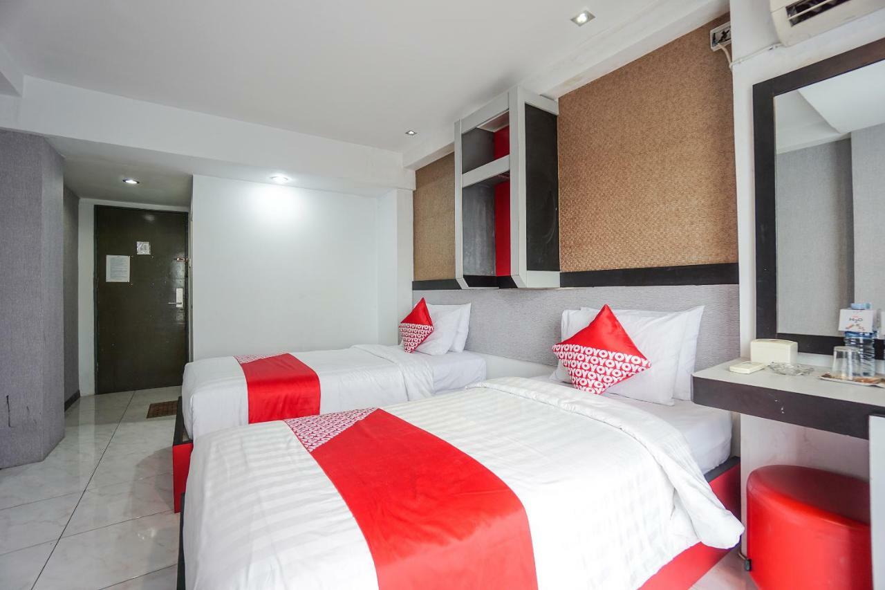 Oyo 1318 Hotel Prince Boulevard Manado Kültér fotó